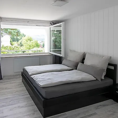 Apartment Riese - Farbenspiel *